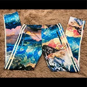 Adidas mountain clash sweatpants joggers sz XS